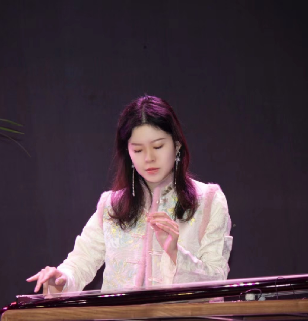 崔灏晨