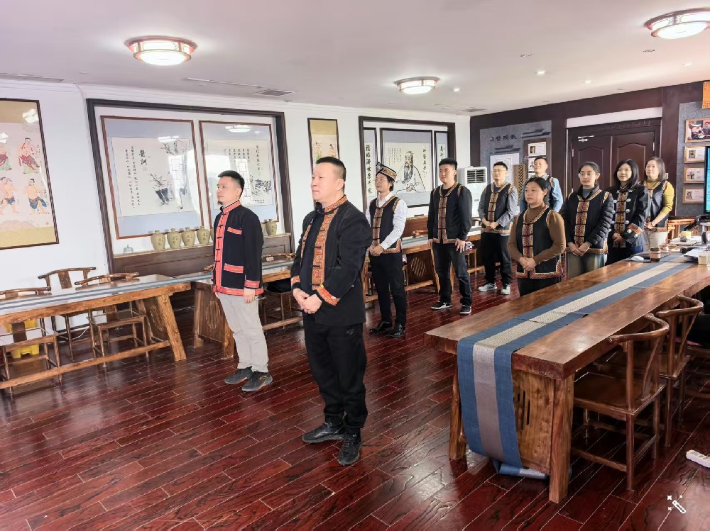 青岛瑶医医学研究院举行拜盘王仪式：祈愿瑶医兴旺，天下无疾。